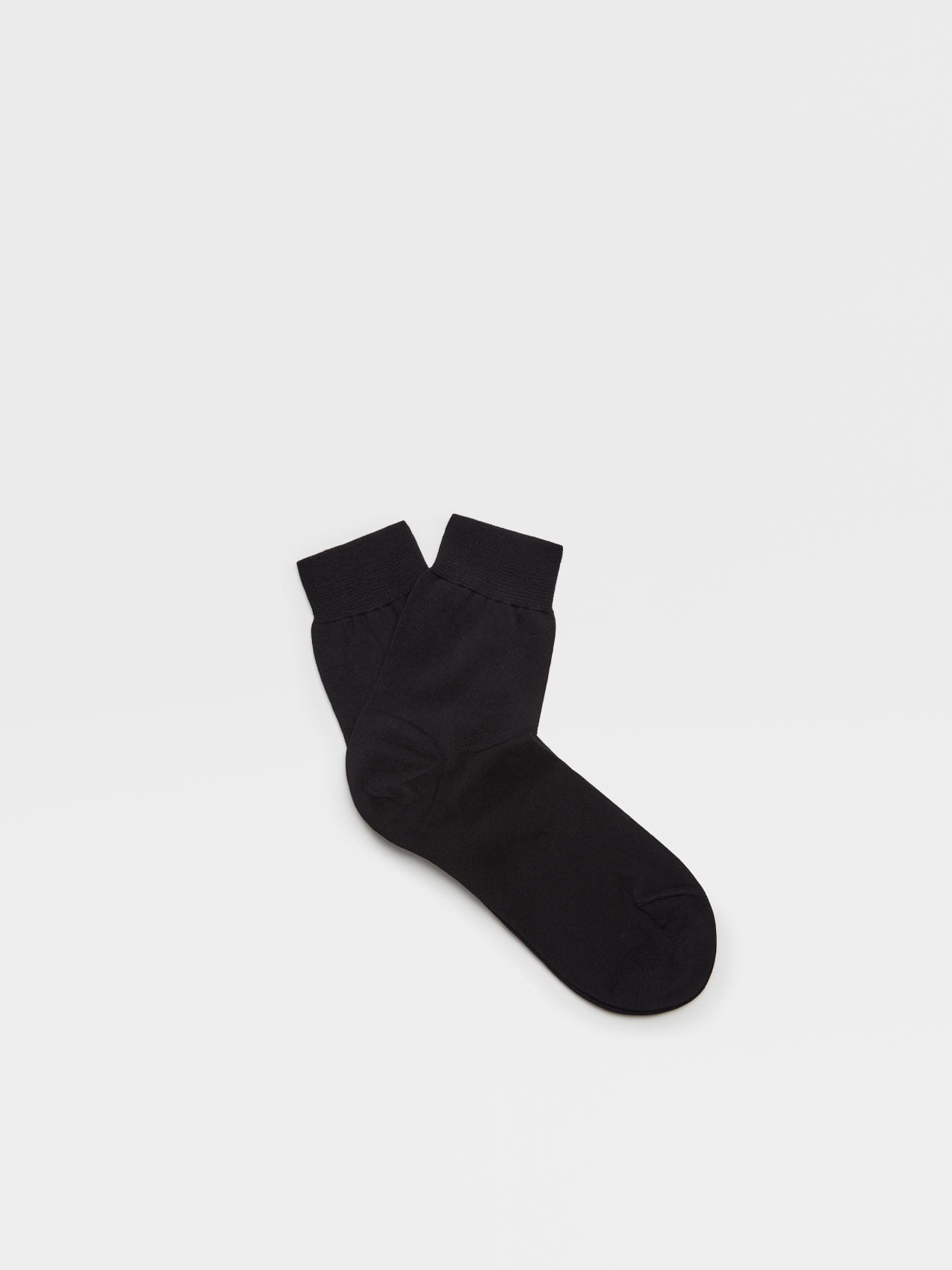 黑色棉质中筒袜